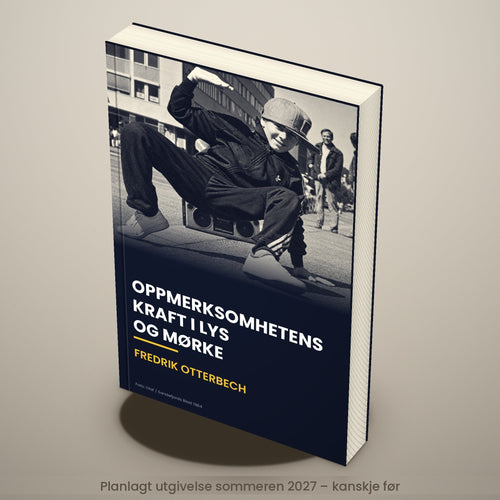 Il libro «Oppmerksomhetens kraft i lys og mørke» – copertina, parte di Familiepakken +