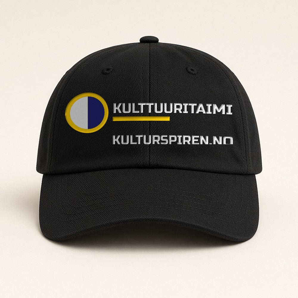 Svart Kulturspiren-kaps (rund logo) brodert – finsk, kulturspiren.no